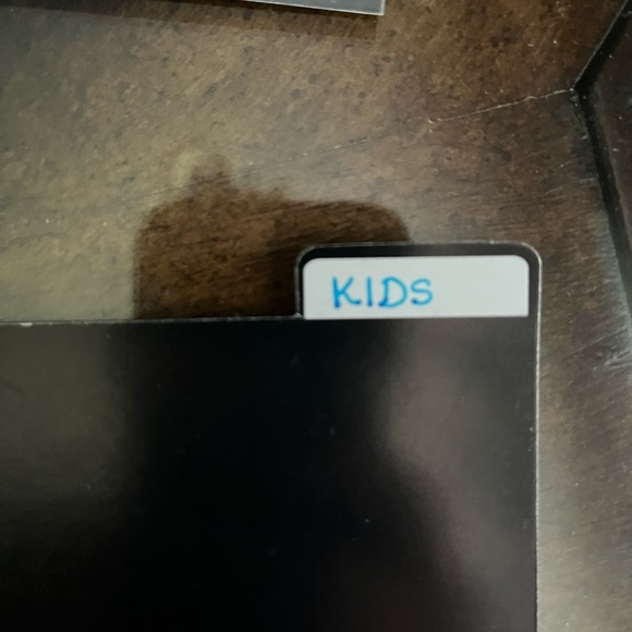 Thirty-One Coupon Clutch ~ Party Punch Used - Picture 11 of 11